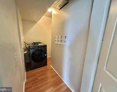 2015 S Lincoln Street S - Photo Thumbnail 10