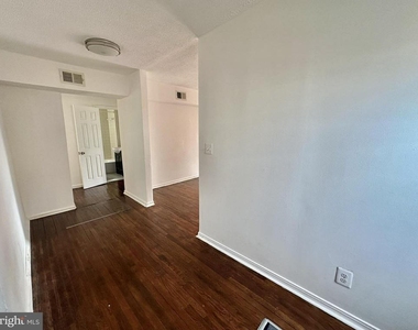 2015 S Lincoln Street S - Photo Thumbnail 13