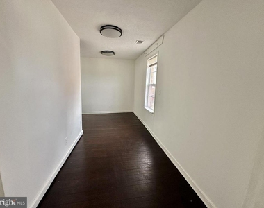 2015 S Lincoln Street S - Photo Thumbnail 17