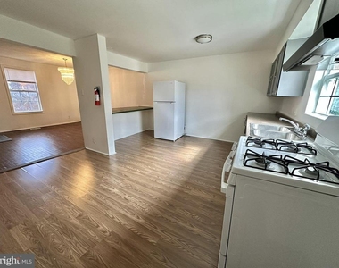 2015 S Lincoln Street S - Photo Thumbnail 9