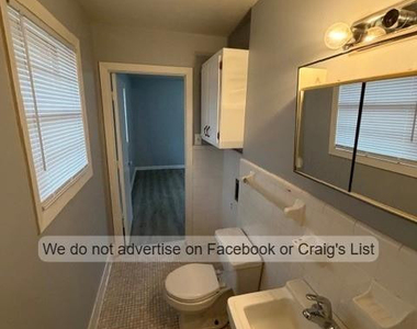 1021 W Rowan Street - Photo Thumbnail 5