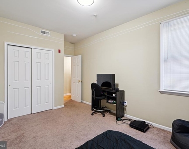 1611 N 17th Street - Photo Thumbnail 3