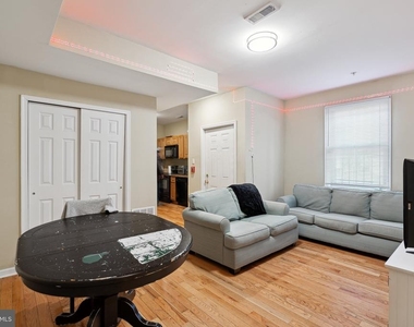 1611 N 17th Street - Photo Thumbnail 2