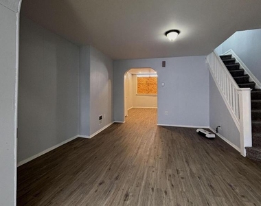 2607 62nd Street - Photo Thumbnail 2