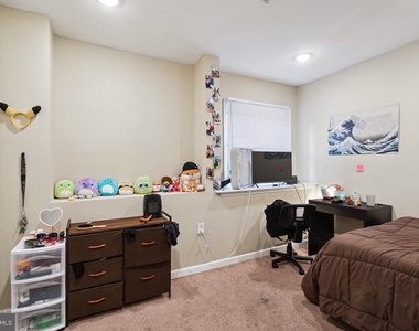 1611 N 17th Street - Photo Thumbnail 12