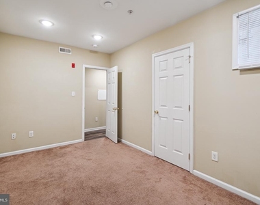1611 N 17th Street - Photo Thumbnail 6
