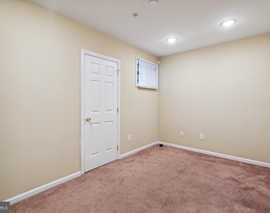 1611 N 17th Street - Photo Thumbnail 4