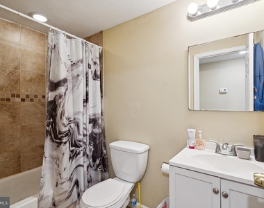 1611 N 17th Street - Photo Thumbnail 10