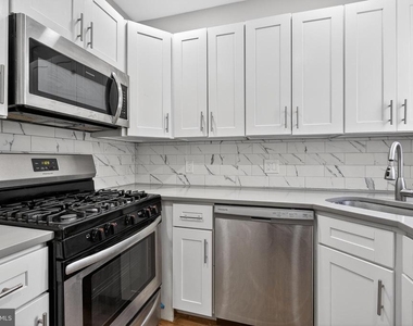 2543 Nicholas Street - Photo Thumbnail 8