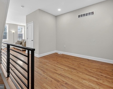 2543 Nicholas Street - Photo Thumbnail 12