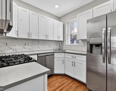 2543 Nicholas Street - Photo Thumbnail 6