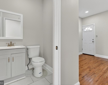 2543 Nicholas Street - Photo Thumbnail 4