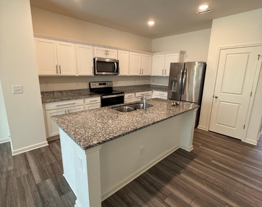 329 Spaight Acres Way - Photo Thumbnail 3