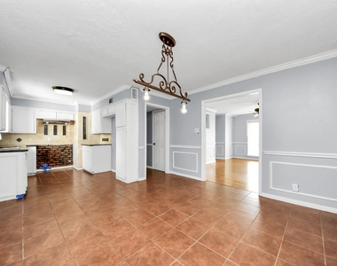 2513 Leslie Street - Photo Thumbnail 10