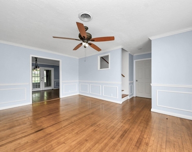 2513 Leslie Street - Photo Thumbnail 4
