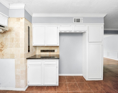 2513 Leslie Street - Photo Thumbnail 13