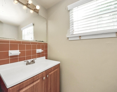 2513 Leslie Street - Photo Thumbnail 25