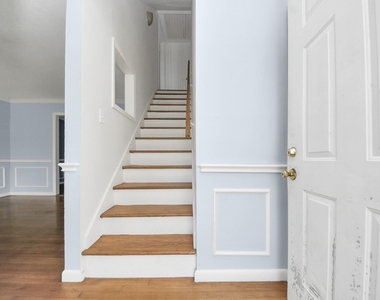 2513 Leslie Street - Photo Thumbnail 3