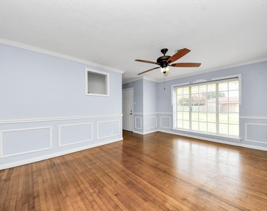 2513 Leslie Street - Photo Thumbnail 6