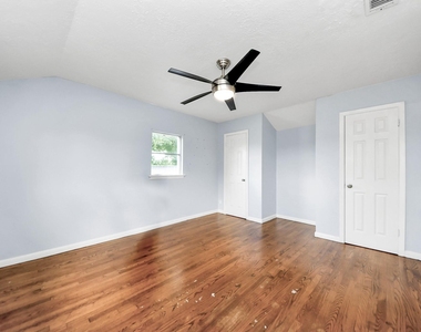 2513 Leslie Street - Photo Thumbnail 21