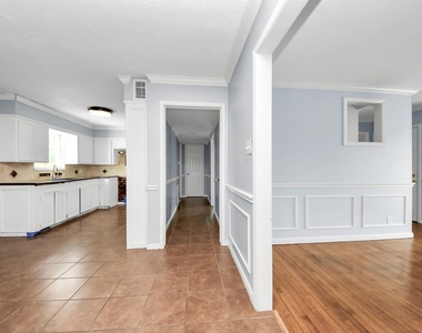 2513 Leslie Street - Photo Thumbnail 11