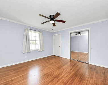 2513 Leslie Street - Photo Thumbnail 32