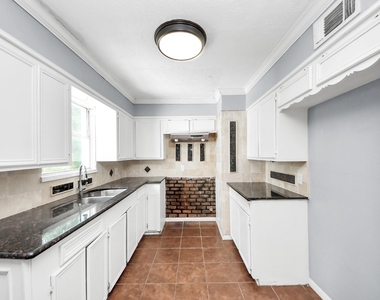 2513 Leslie Street - Photo Thumbnail 18