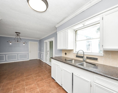 2513 Leslie Street - Photo Thumbnail 16