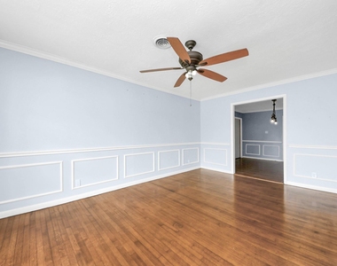 2513 Leslie Street - Photo Thumbnail 5
