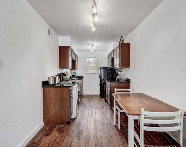 2200 San Gabriel St - Photo Thumbnail 3