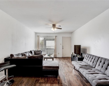 2200 San Gabriel St - Photo Thumbnail 2