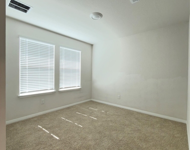 282 Texas Palmetto Cir - Photo Thumbnail 13