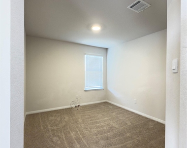282 Texas Palmetto Cir - Photo Thumbnail 11