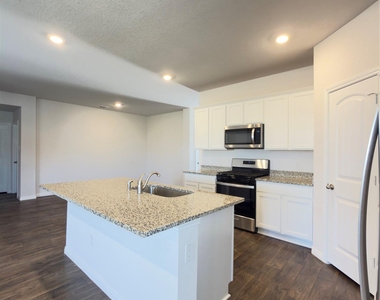 282 Texas Palmetto Cir - Photo Thumbnail 8