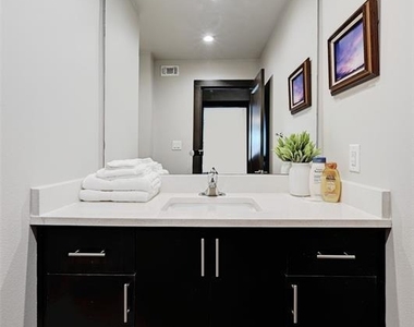 3301 Red River St - Photo Thumbnail 19