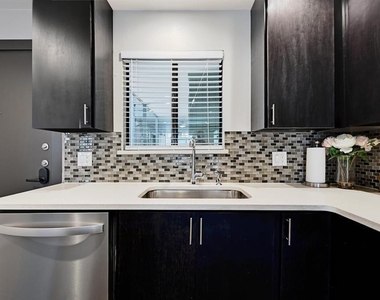 3301 Red River St - Photo Thumbnail 10