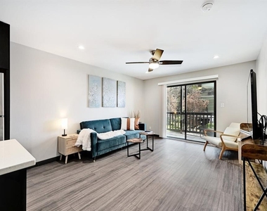 3301 Red River St - Photo Thumbnail 3