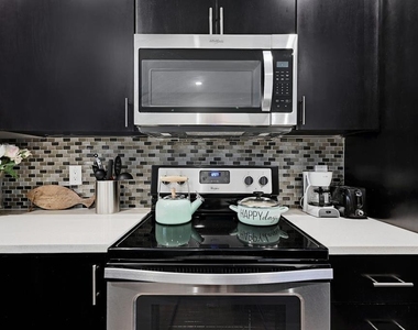 3301 Red River St - Photo Thumbnail 11