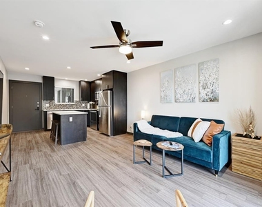 3301 Red River St - Photo Thumbnail 5