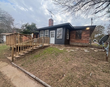 1803 S Park Street - Photo Thumbnail 17