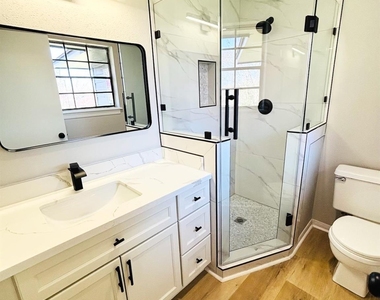 1803 S Park Street - Photo Thumbnail 13
