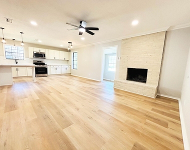 1803 S Park Street - Photo Thumbnail 7
