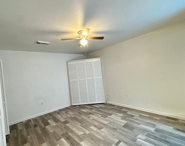 600 W Mimosa Street - Photo Thumbnail 15