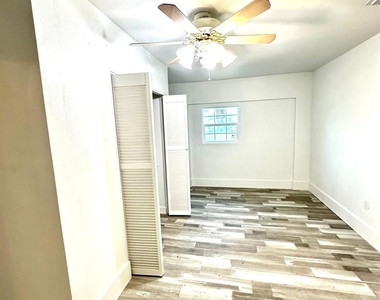 600 W Mimosa Street - Photo Thumbnail 14
