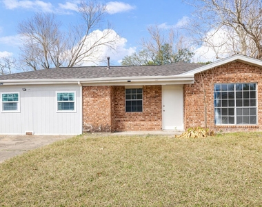 600 W Mimosa Street - Photo Thumbnail 1