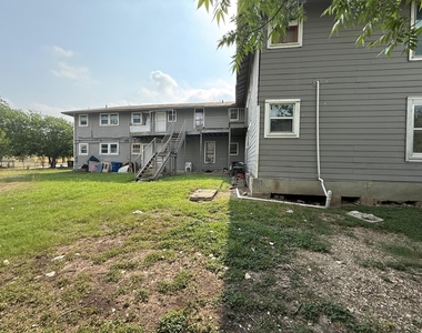 541 Hammond Ave - Photo Thumbnail 9