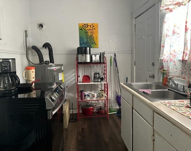 541 Hammond Ave - Photo Thumbnail 5