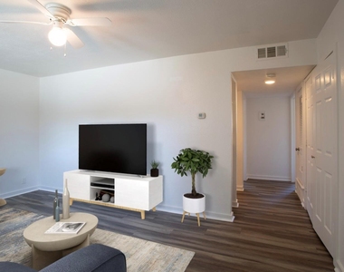 7945 Gault St - Photo Thumbnail 5