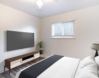 7945 Gault St - Photo Thumbnail 14