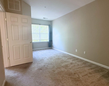 23520 F D R Boulevard - Photo Thumbnail 18